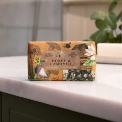 English Soap Company Anniversary Honey & Camomile Soap- Soaps & Lotions