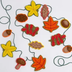Hawthorn Handmade Autumn Garland Needle Felting Kit- Crafts|Children