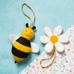 Corinne Lapierre Bee & Flower Wool Mix Felt Craft Kit- Crafts|Children