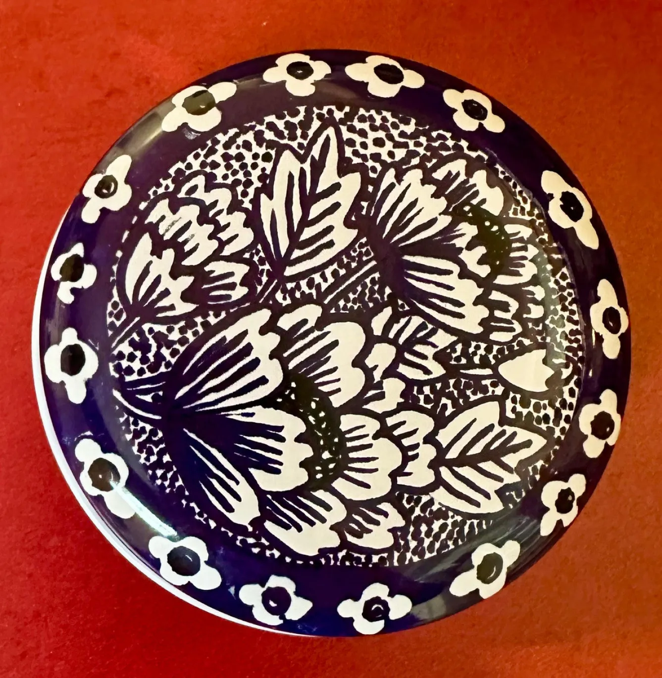 Elite Tins Blue & White Mini Round Tin- Flowers & Fruits