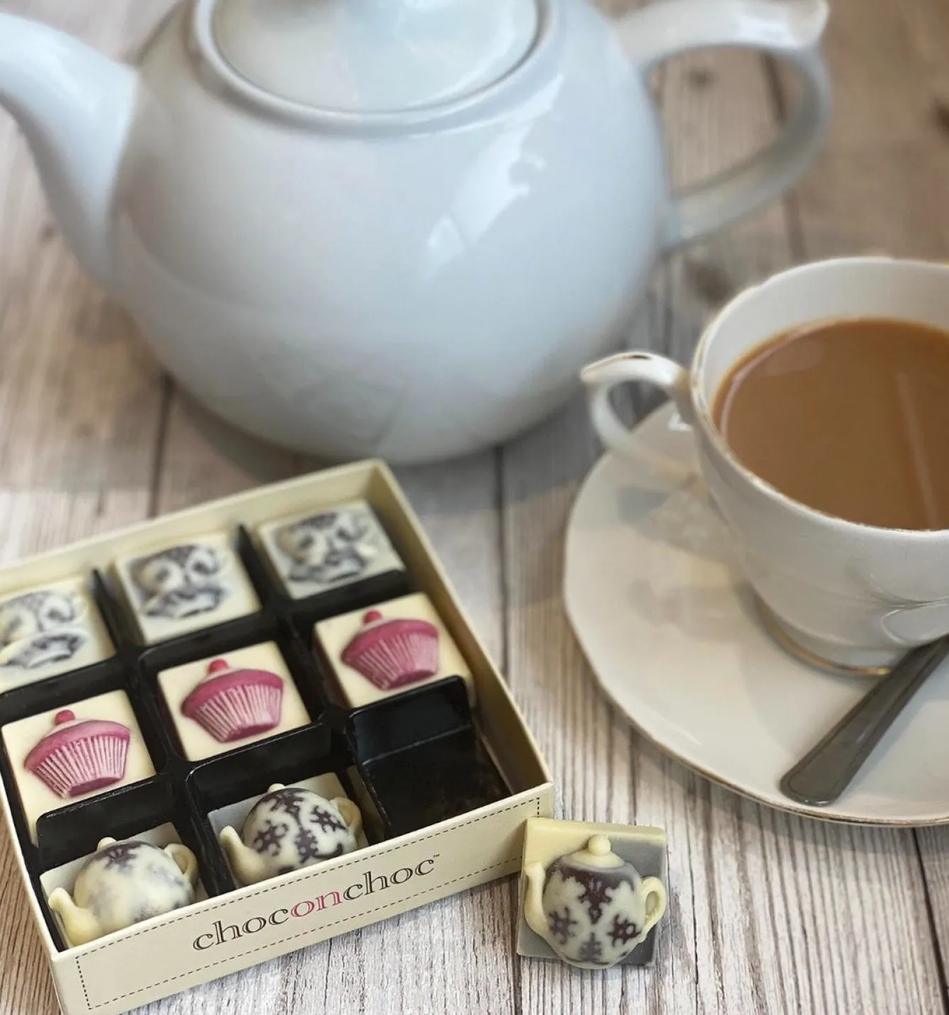 Choc on Choc Chocolate Teapots, Tea Cups and Cakes- Valentine's Day|Tea
