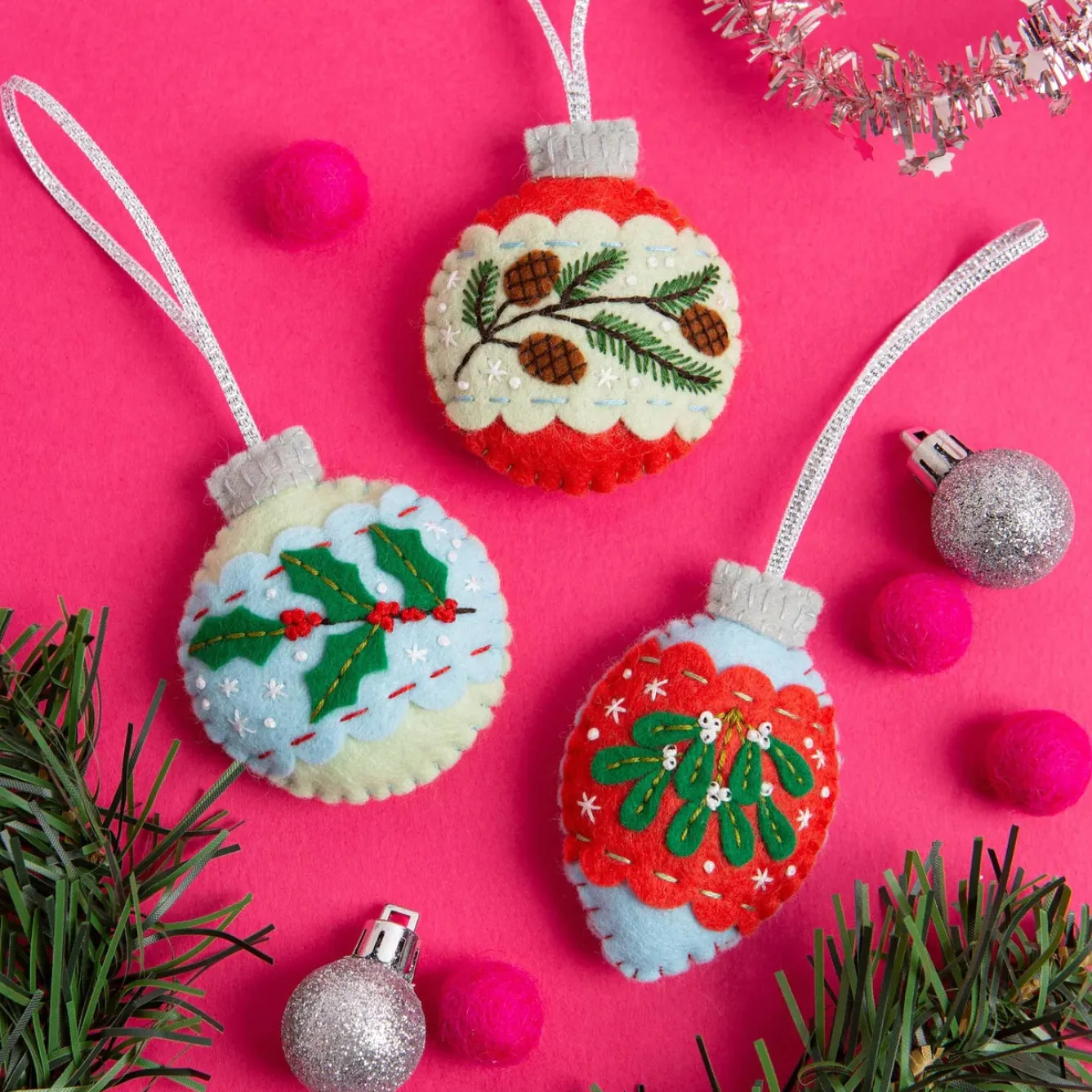 Hawthorn Handmade Christmas Baubles Felt Craft Kit- Crafts|Children