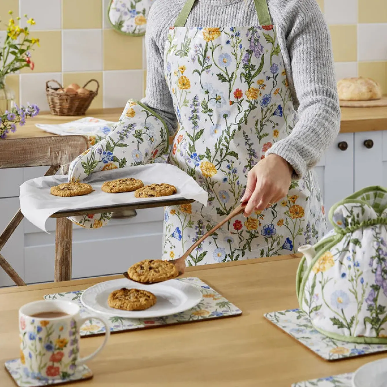 Ulster Weavers Cottage Garden Gauntlet- Oven Gloves/Mitts