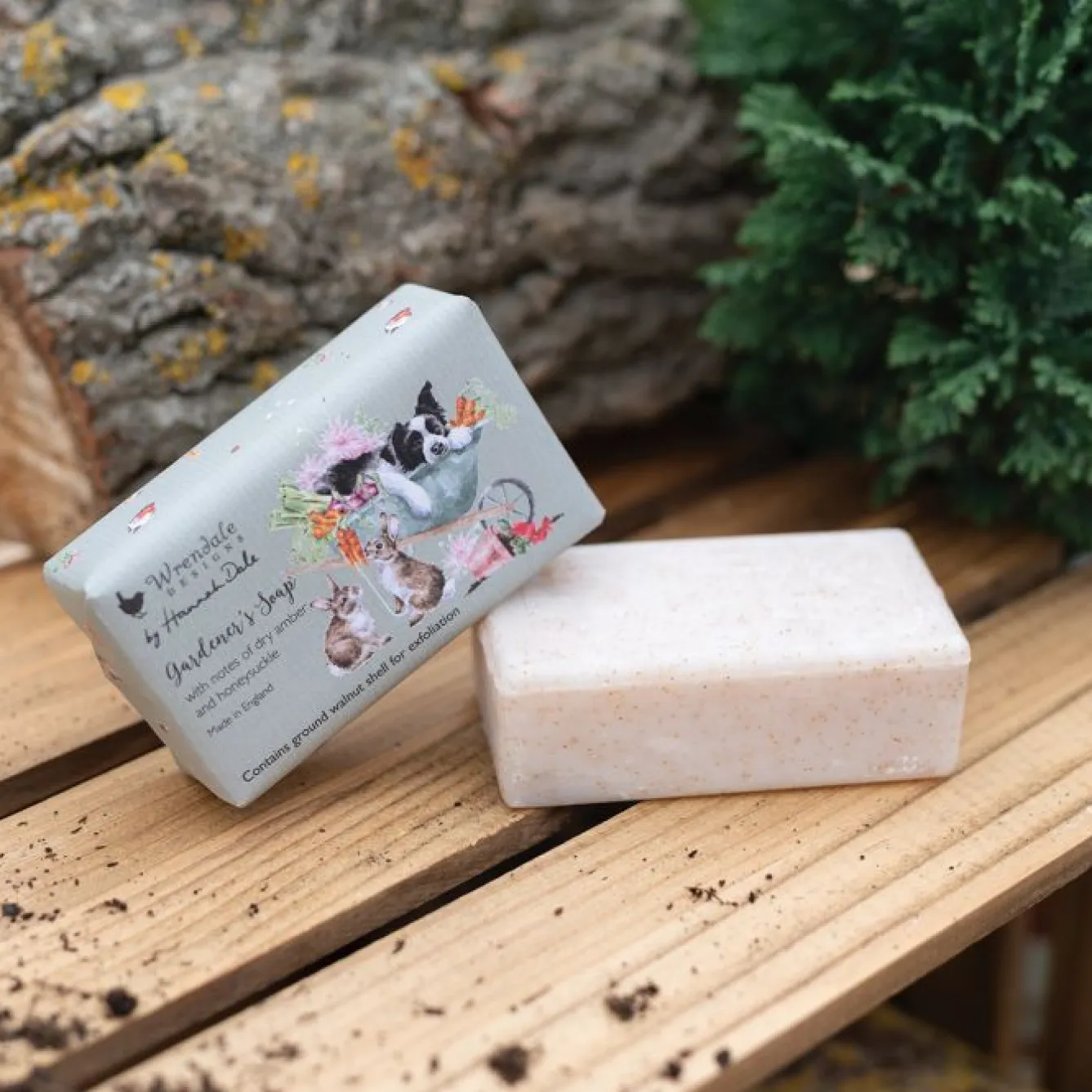 Wrendale Designs Dry Amber and Honeysuckle Gardener's Soap Bar- Soaps & Lotions|Gardening