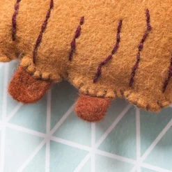 Corinne Lapierre Highland Cow Felt Craft Mini Kit- Crafts|Children