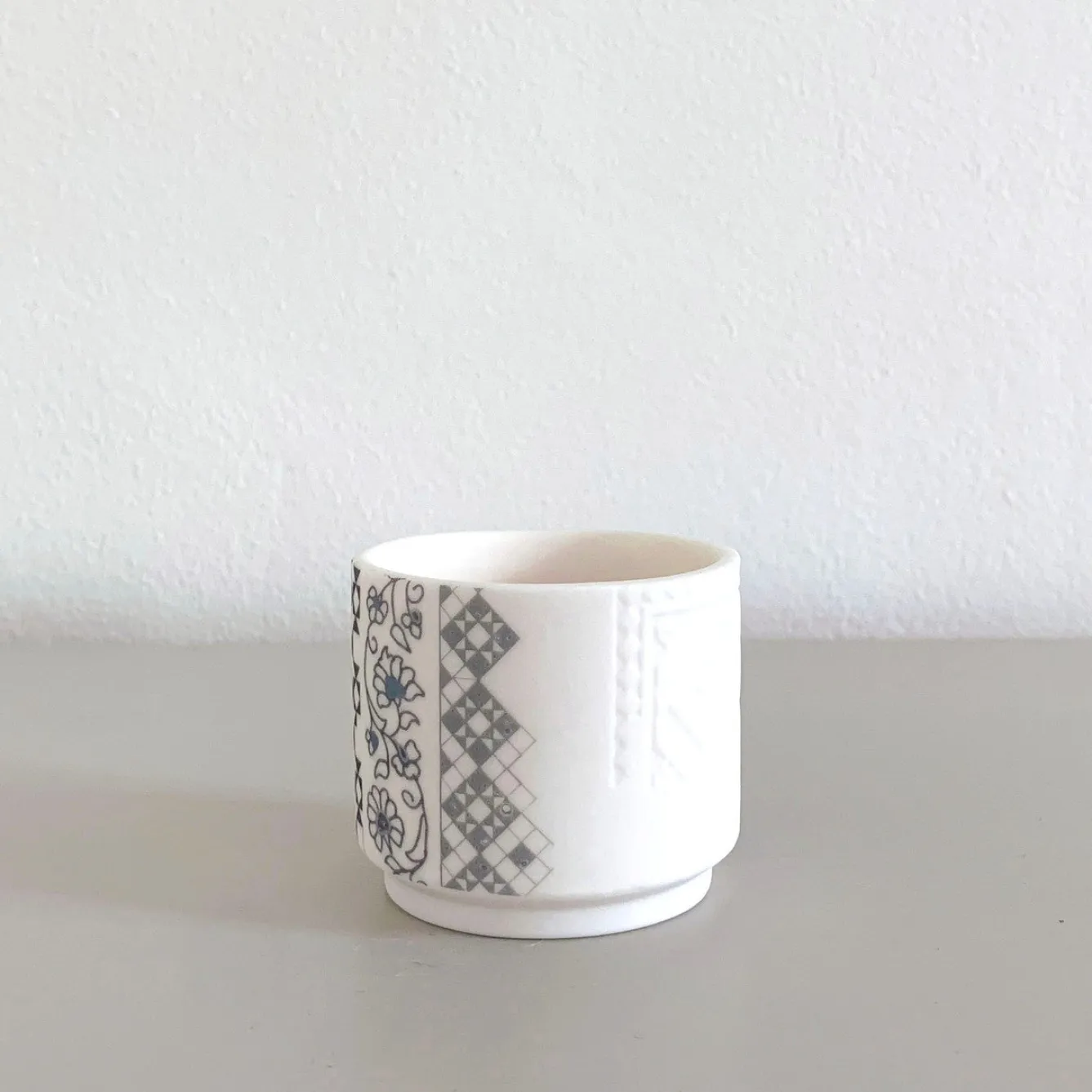 Alex Allday Jasmine Ceramic Small Footed Tea Light Holder- Tea|Home Fragrance
