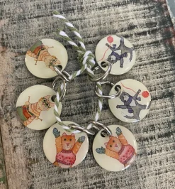 Emma Ball Kittens in Mittens Set of 6 Stitch Markers in a Tin- Crafts