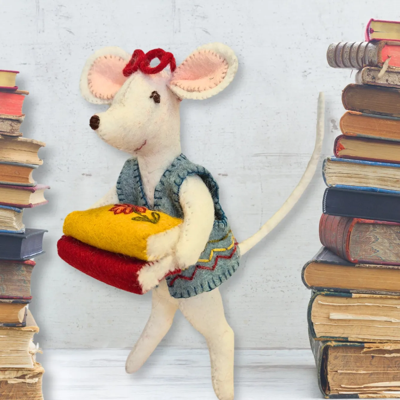 Corinne Lapierre Little Mouse the Librarian Felt Craft Mini Kit- Crafts|Children