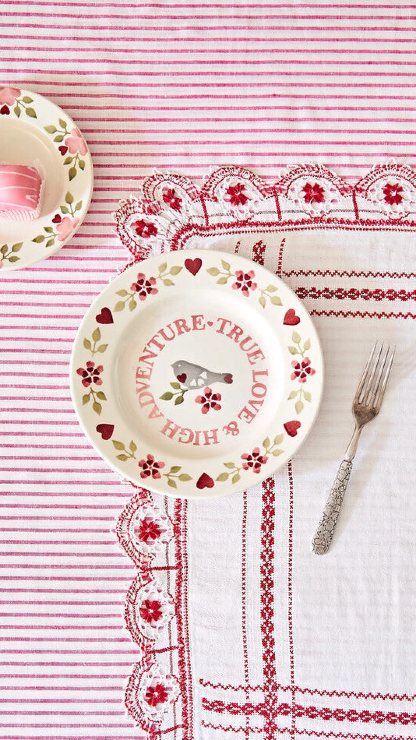 Emma Bridgewater Lovebirds True Love 8 1/2 Plate- Valentine's Day|Plates