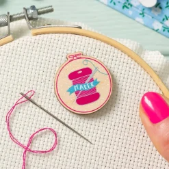 Hawthorn Handmade Maker Bobbin Magnetic Needle Holder- Crafts