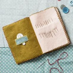 Corinne Lapierre Needle Case Felt Craft Kit- Crafts|Children