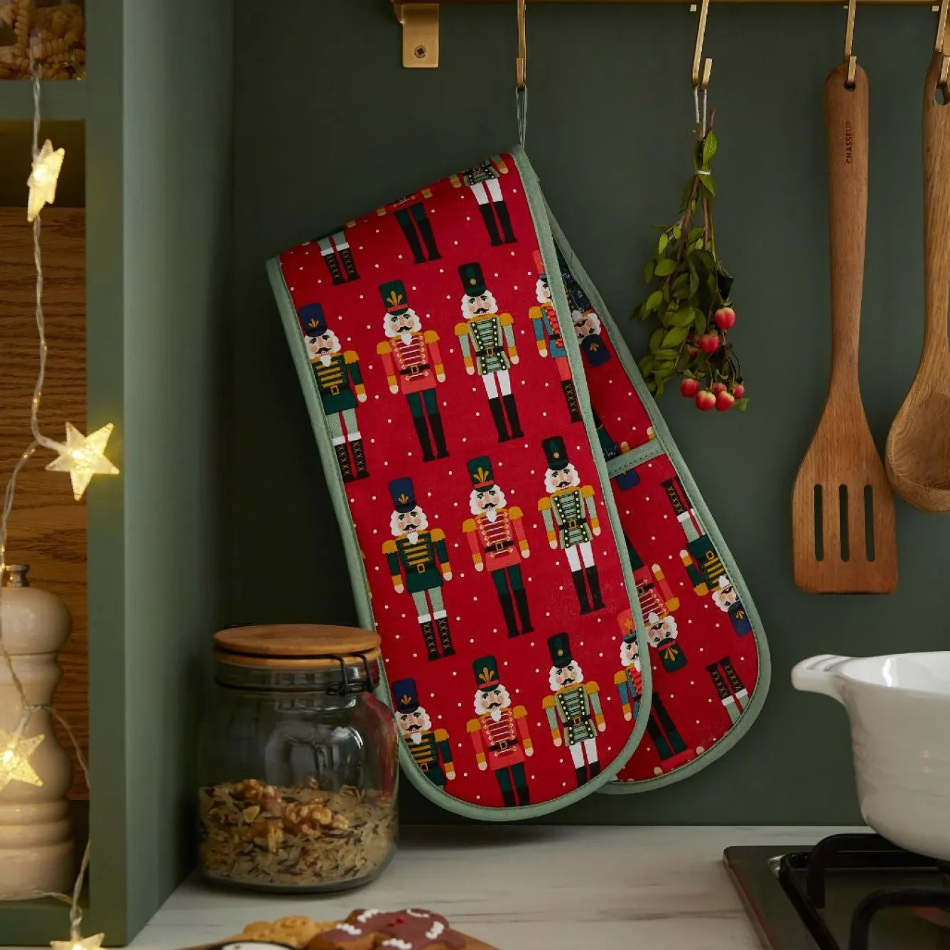 Ulster Weavers Nutcracker Double Oven Glove- Oven Gloves/Mitts