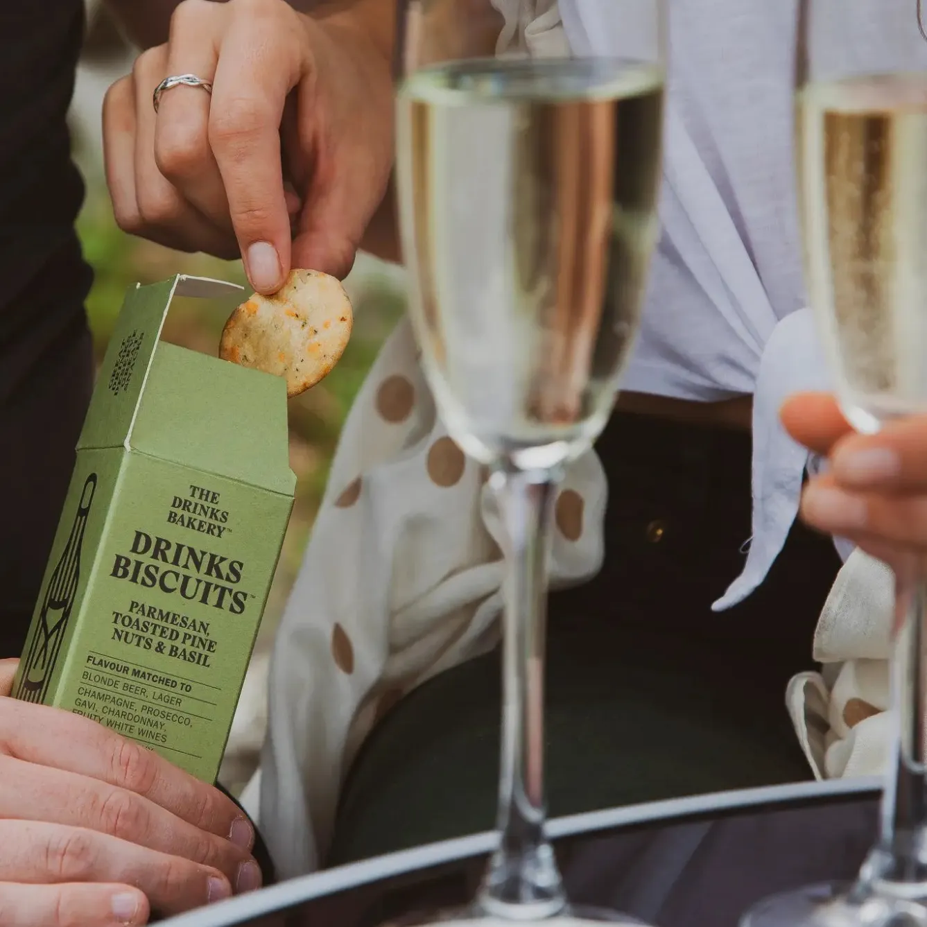 The Drinks Bakery Parmesan, Toasted Pine Nuts and Basil Drinks Biscuits 36g- Tea|Snacks & Crackers