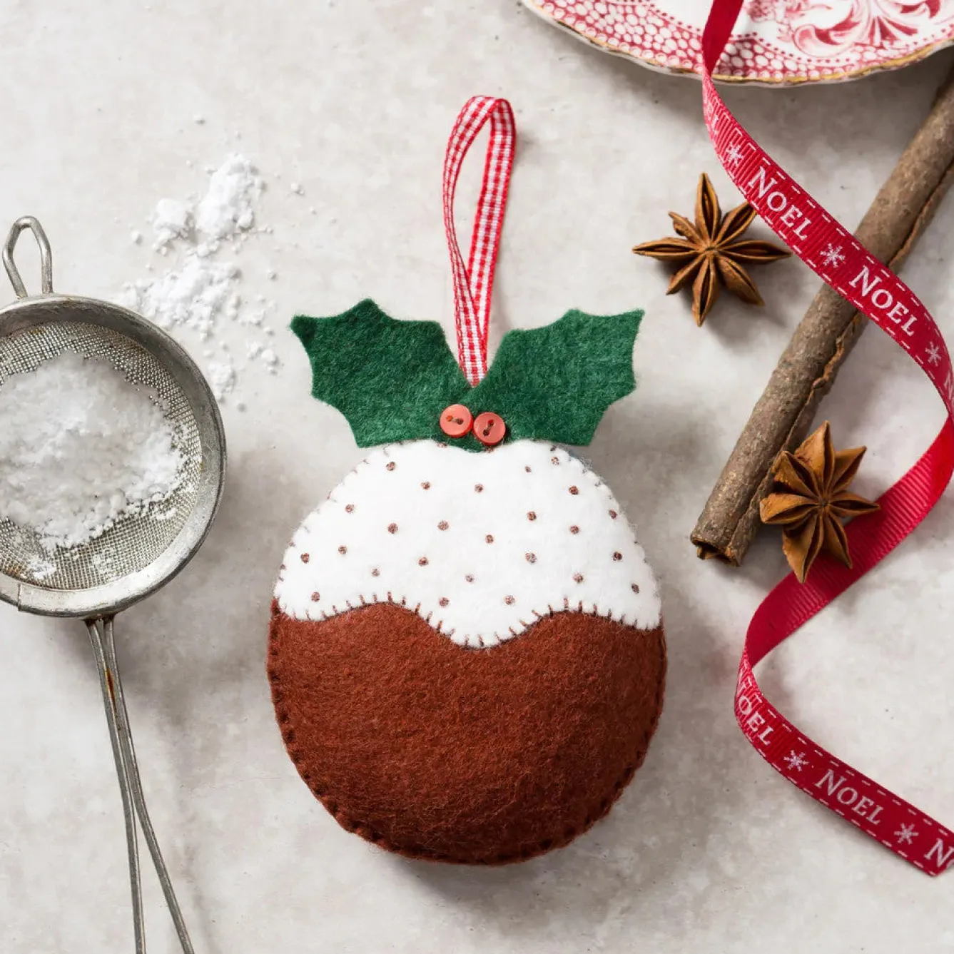 Corinne Lapierre Plum Pudding Wool Mix Felt Craft Kit- Christmas|Advent