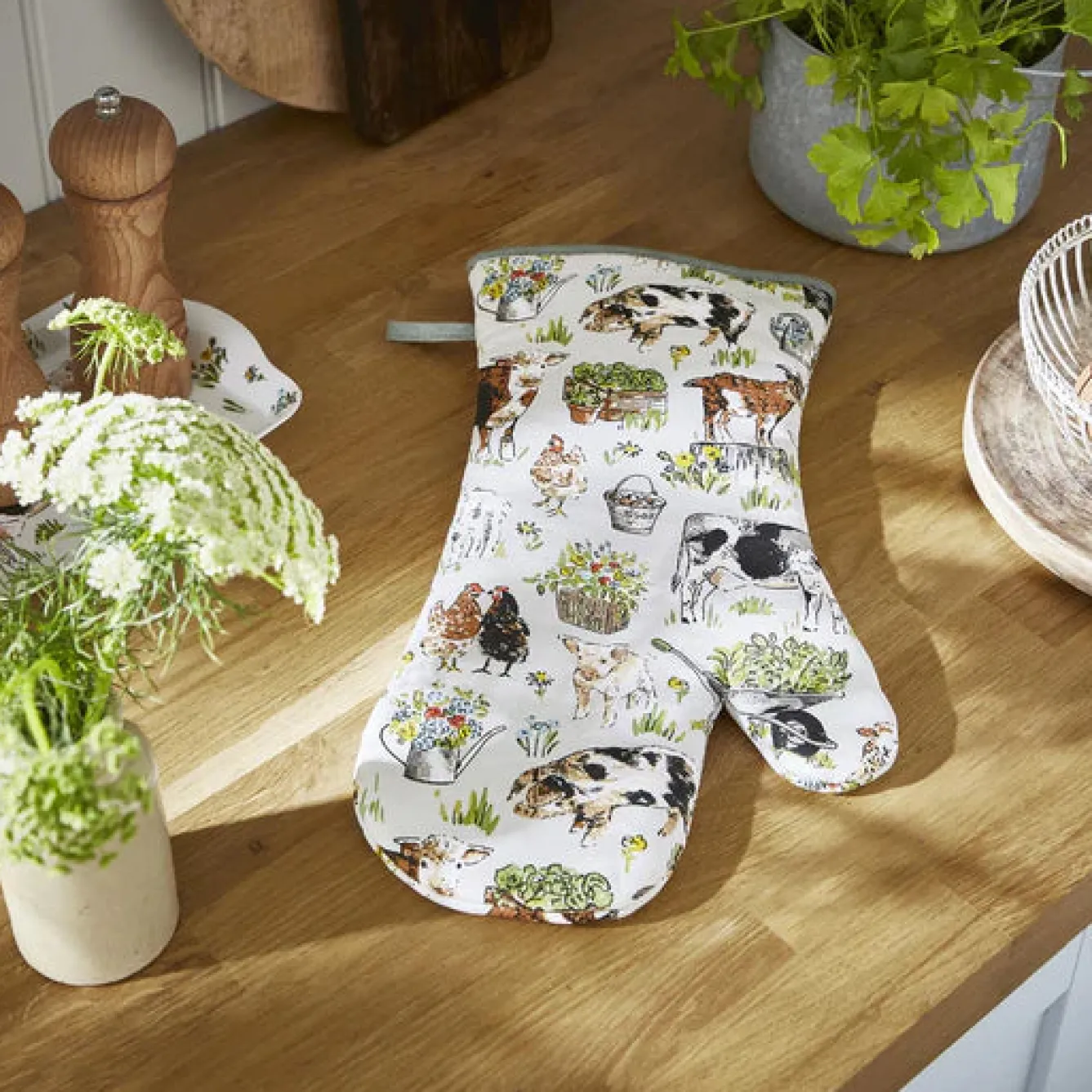 Ulster Weavers Portman Farm Gauntlet- Oven Gloves/Mitts