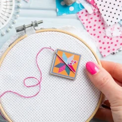 Hawthorn Handmade Quilt Block Magnetic Needle Holder- Crafts