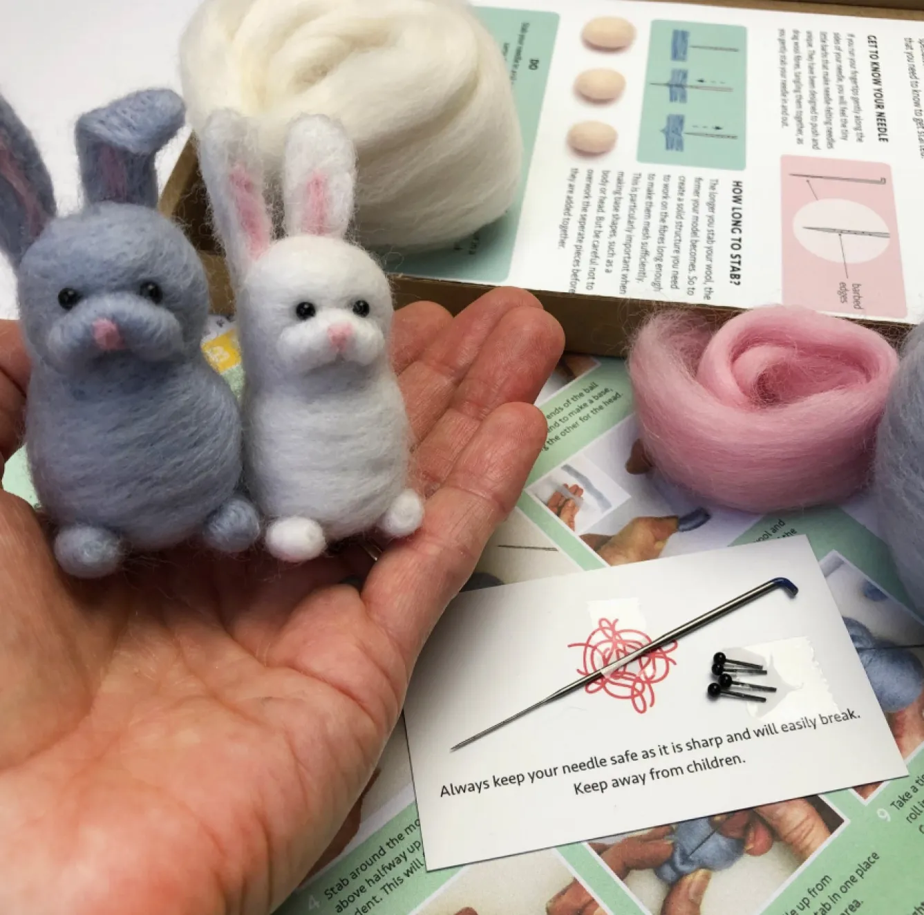 Bergin & Bath Rabbits Needle Felting Kit- Crafts