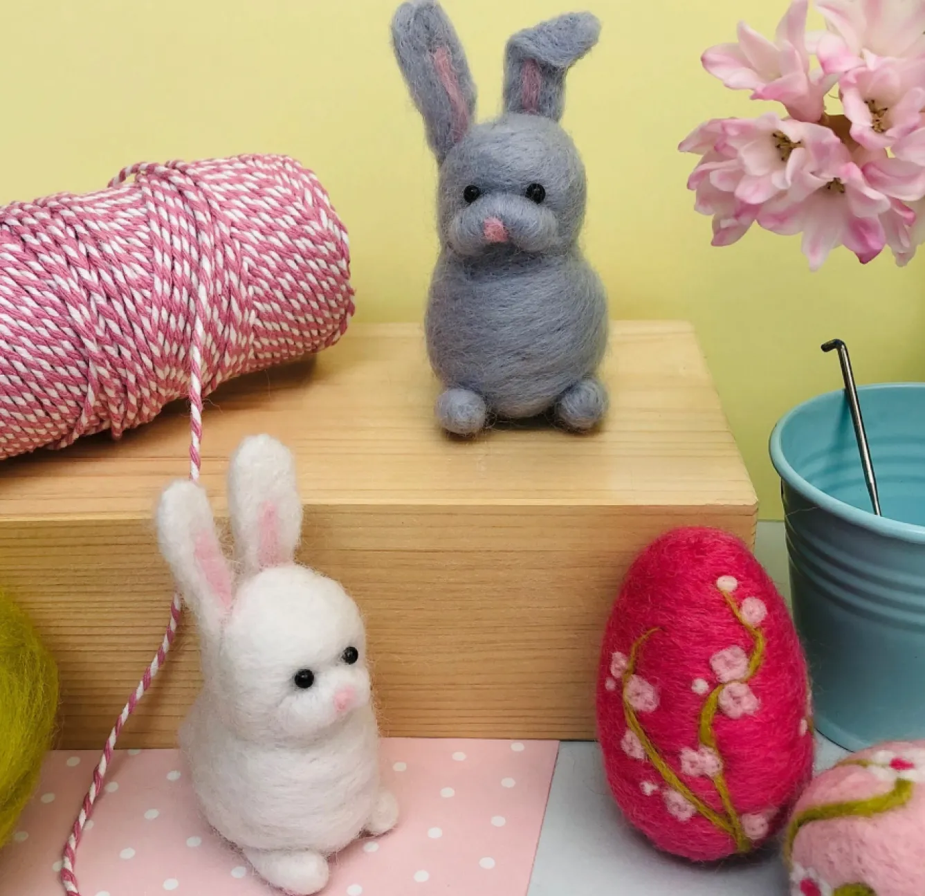 Bergin & Bath Rabbits Needle Felting Kit- Crafts