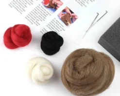 Hawthorn Handmade Robins Needle Felting Kit- Christmas|Seasonal Decor