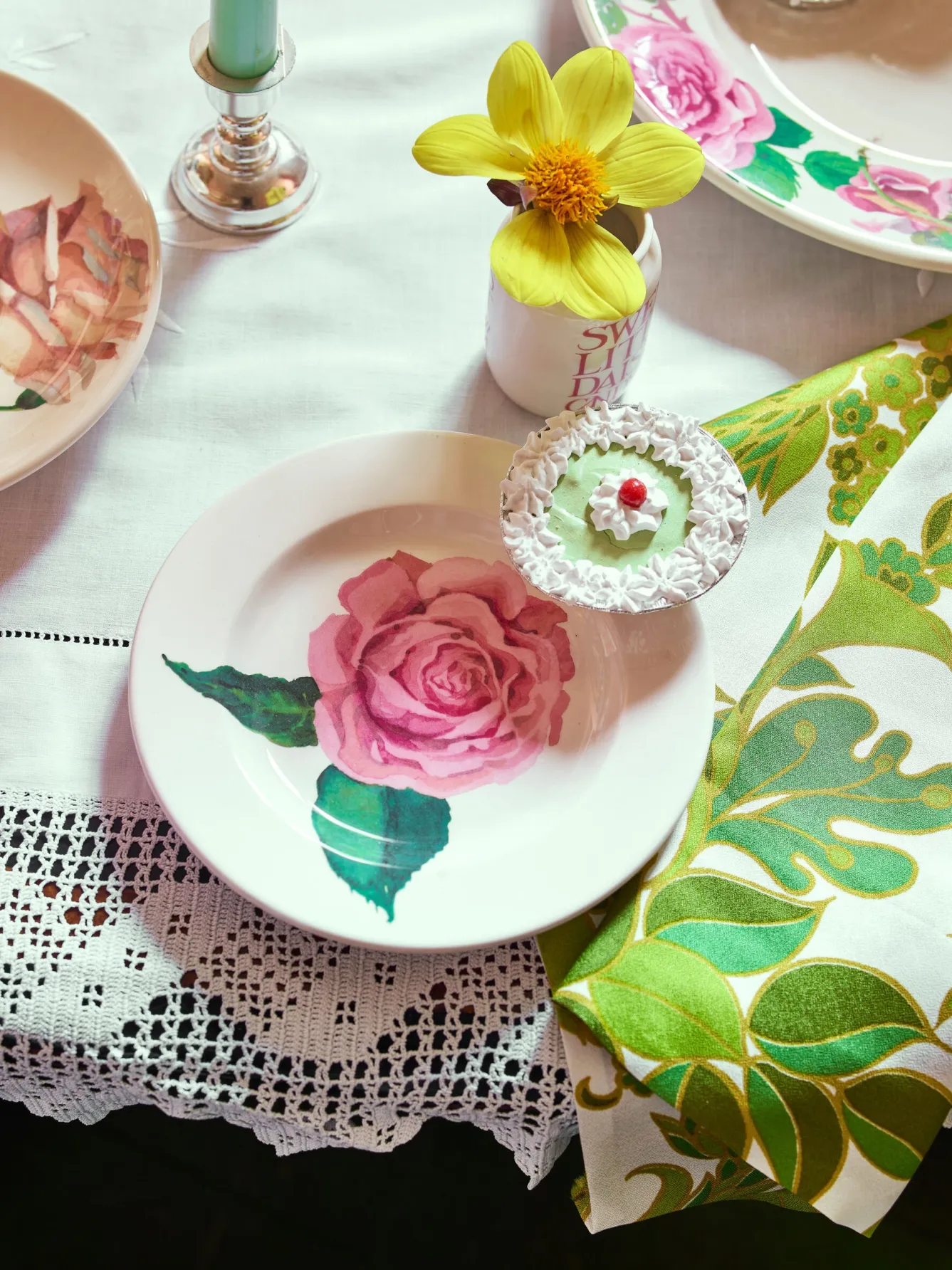 Emma Bridgewater Roses All My Life 6 1/2 inch Plate- Plates