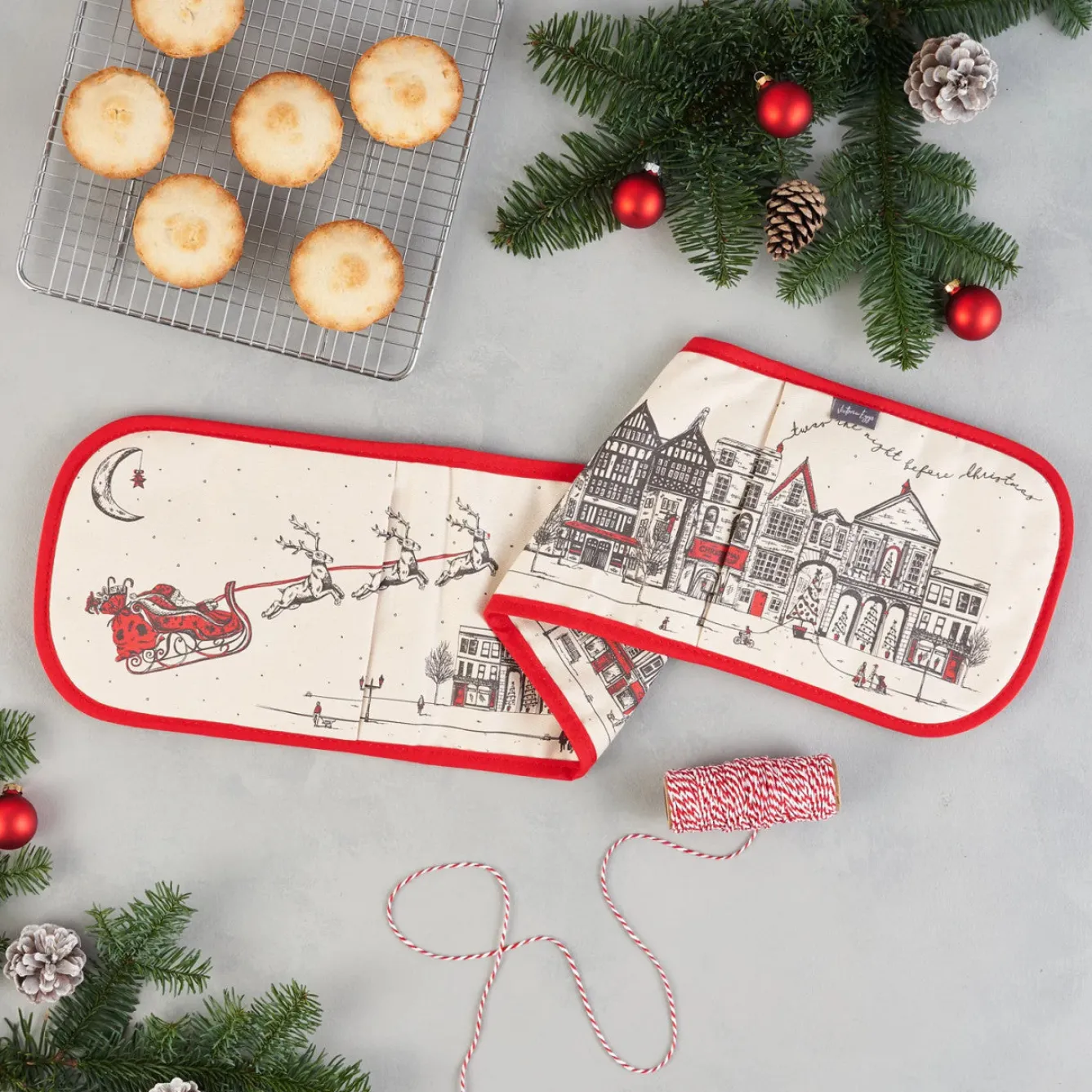 Victoria Eggs Santa's Sleigh Double Oven Glove- Christmas|Oven Gloves/Mitts