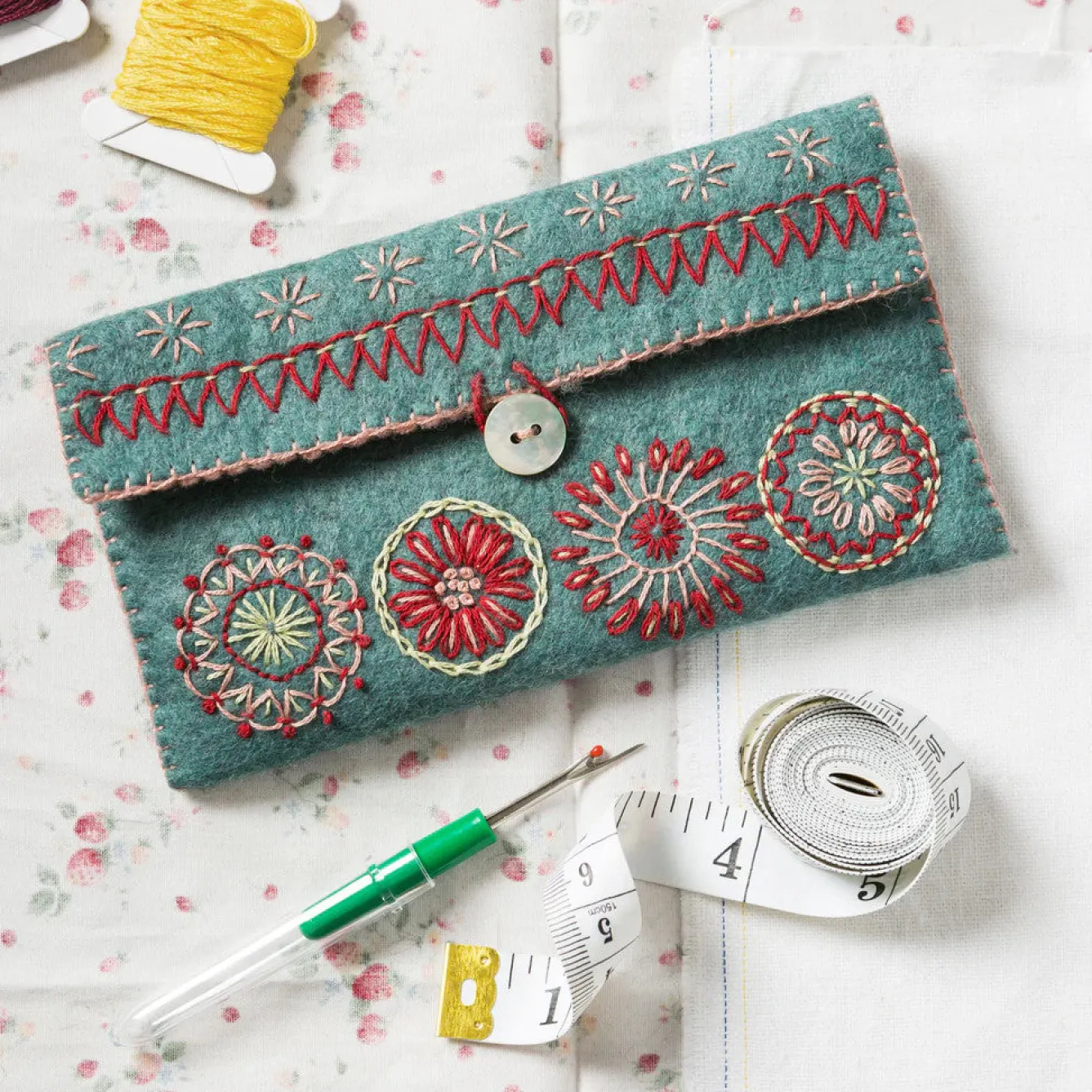 Corinne Lapierre Sewing Pouch Felt Craft Mini Kit- Crafts|Children