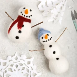 Hawthorn Handmade Snowmen Needle Felting Kit- Christmas|Seasonal Decor