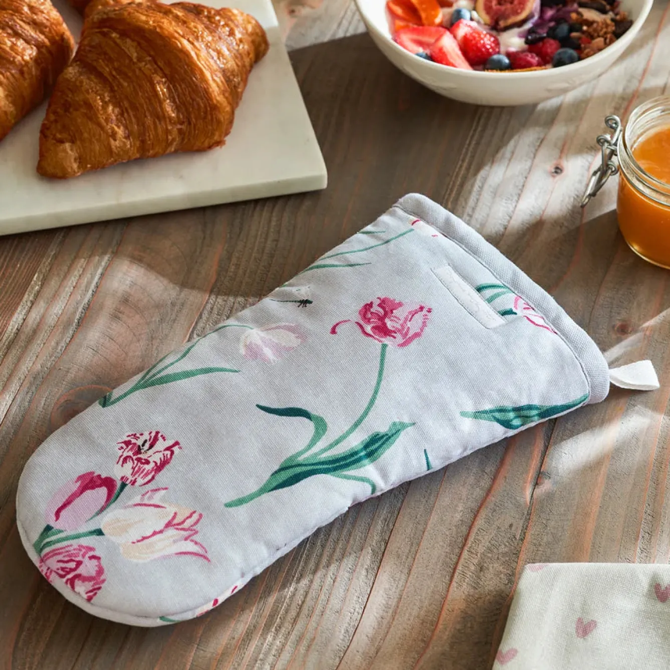 Sophie Allport Tulips Oven Mitt- Tea|Oven Gloves/Mitts
