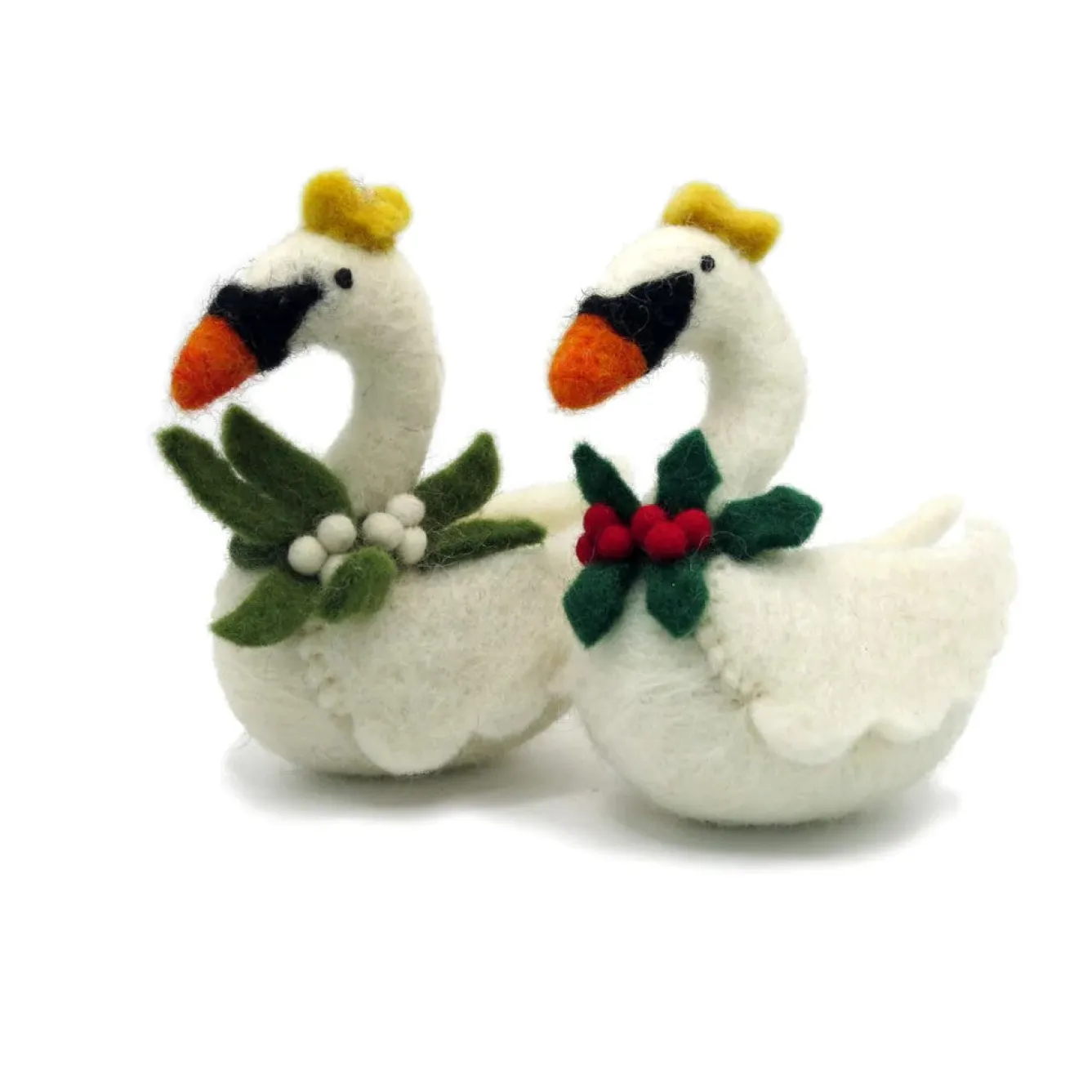 Amica Felt Swimming Swans with Mistletoe Wreath- Christmas Decorations|Christmas