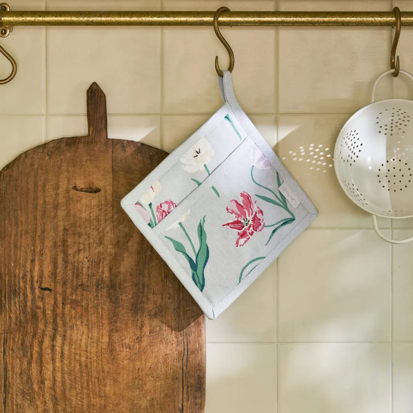Sophie Allport Tulips Pot Grab- Pot Grabs