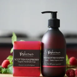 The Highland Soap Company Wild Scottish Raspberry Organic Aloe Vera Hand Wash- Soaps & Lotions